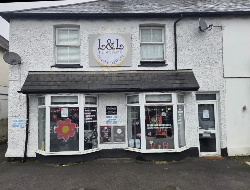 L&L Hairdressers - Image 1