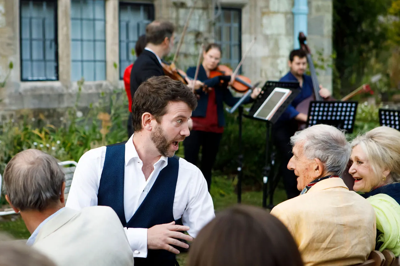 Walks, Workshops & Arias π